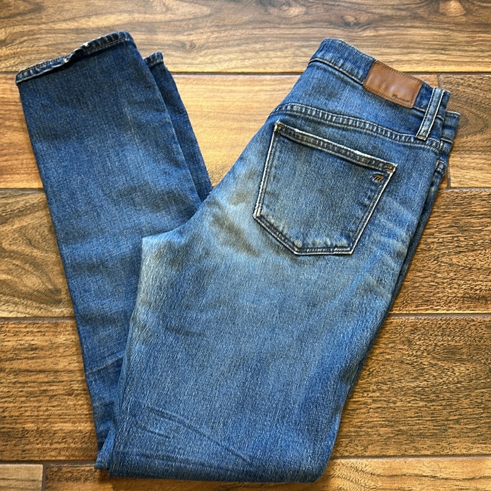 Madewell High rise slim boyfriend jean sz 27,‎ tag frayed